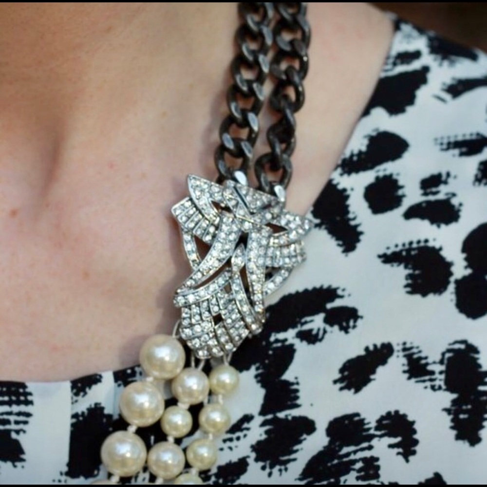 S&D [V] 2-in-1 Elegantly Edgy Daisy Pearl & Hematite Statement NecklaceB… - Picture 7 of 16